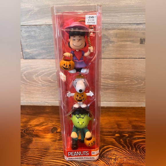Peanuts Holiday Peanuts Halloween Figures Cowgirl Lucy Pumpkin